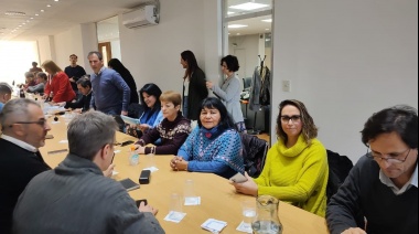 El gobierno bonaerense ofertó un aumento del 45 % hasta septiembre para los docentes
