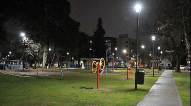 La Secretaría de Espacios Públicos de La Plata comenzó la etapa final de las obras de iluminación en las plazas Yrigoyen, España y Belgrano
