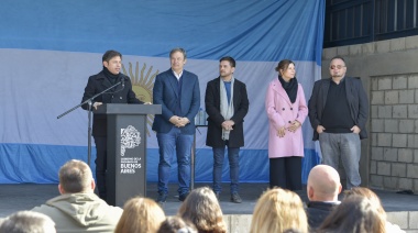 Axel Kicillof inauguró la Casa de la Cultura del Barrio Don Orione en Almirante Brown