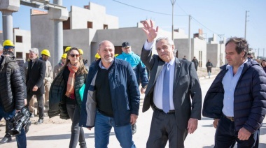 Alberto Fernández reapareció en la Región Capital de la mano de Mario Secco