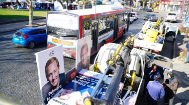 En la antesala del domingo electoral, pusieron en marcha un operativo en La Plata para remover los carteles de campaña