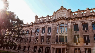 Convocaron a un "plenario horizontal" en el Colegio Nacional de La Plata para analizar "el peligro que enfrenta la educación pública"