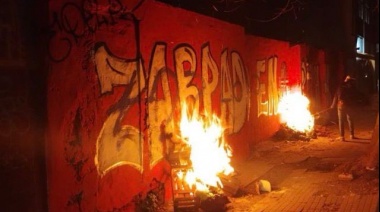 Noche violenta en La Plata: detuvieron a hinchas de Gimnasia por incendiar un mural de Estudiantes