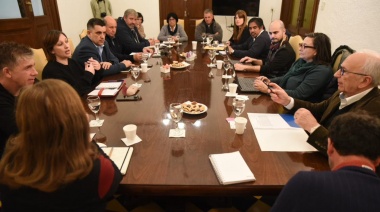 Empresarios, Municipio y Universidades de La Plata acordaron trabajar para el control y el ordenamiento del sector productivo con respecto al uso de agroquímicos
