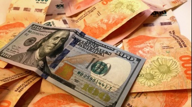 Según un trabajo del CEPA, con Javier Milei en la presidencia el dólar se iría a 3700 pesos