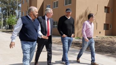 Ezeiza: Maggiotti, Fernández y Granados recorrieron 252 viviendas que se construyen con fondos nacionales