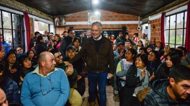En la presentación del Plan de Desarrollo en Etcheverry, Alak anunció obras para esa localidad: escuelas, pavimento, agua y cloacas