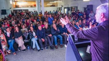“Crearemos la Agencia Municipal de Trabajo y centros de capacitación en cada localidad", aseguró Alak en un acto realizado en el oeste de La Plata