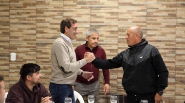 Julio Garro firmó un comodato para la cesión de tierras municipales a la Liga Sur de Fútbol Infantil