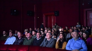 Presentaron el documental "Enfrentando la tormenta", realizado entre la Municipalidad de La Plata y especialistas de la UNLP