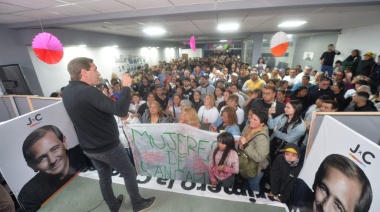 En el último tramo de la campaña, Garro visitó la zona oeste de La Plata