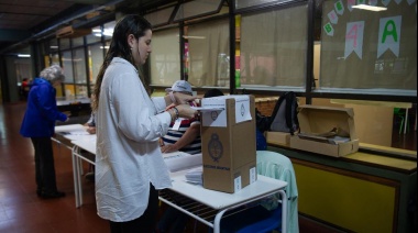 Con denuncias cruzadas por robo o ruptura de boletas entre Juntos por el Cambio y Unión por la Patria, se vota con normalidad en La Plata