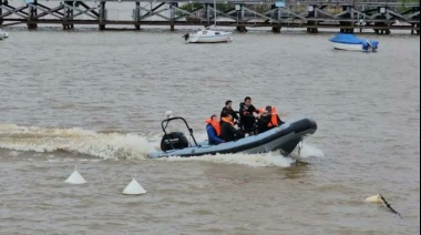 Doce argentinos fueron rescatados en el Río de la Plata luego de que su embarcación sufriera problemas