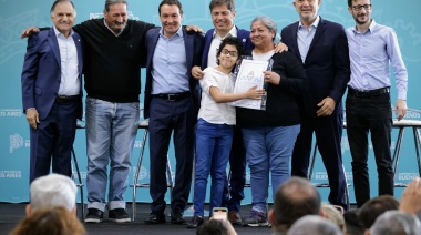 Kicillof entregó 559 títulos de propiedad en Florencio Varela