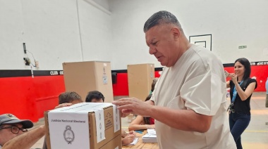 Claudio "Chiqui" Tapia: "Vestido de urna, nuevamente, con orgullo y emoción cumplí con nuestro deber ciudadano"