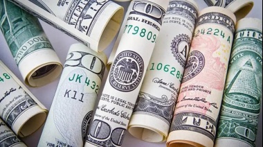 En el primer día hábil tras el triunfo de Milei, el dólar blue subió más de cien pesos en La Plata
