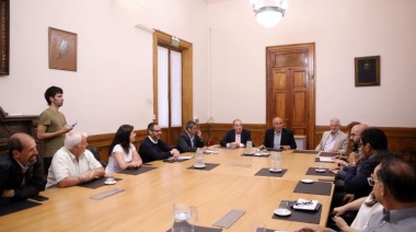 El presidente de la UNLP destacó el "trabajo mancomunado" con la Federación de Instituciones de La Plata