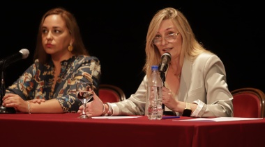 Este miércoles comenzaron las jornadas de debate “Democratizar es la tarea” en el Teatro Argentino de La Plata