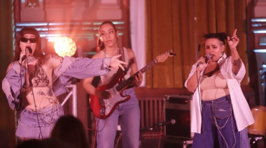 Peteco Carabajal, Willy Quiroga y grandes artistas homenajearon al "Cancionero Bonaerense" en La Plata