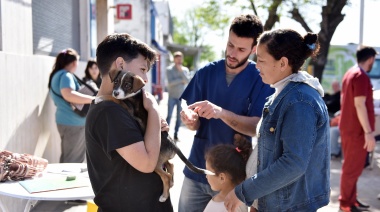 La Secretaría de Salud de La Plata continúa con la campaña de vacunación antirrábica