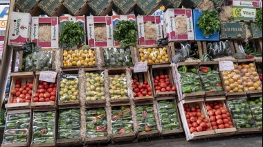 Litro de leche a $ 300 y  dos prepizzas a $ 900: el Mercado Central de La Plata renovó su lista de precios