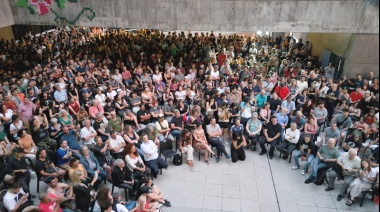Representantes de diferentes sectores de la cultura se autoconvocaron La Plata para rechazar la "ley ómnibus" de Milei
