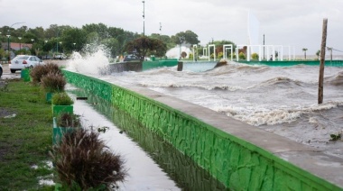 La sudestada no afloja y lanzaron otra alerta por una posible crecida en el Río de la Plata en la noche de este sábado
