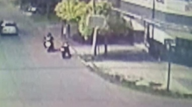 Video: desconocidos intentaron prender fuego una delegación comunal en La Plata