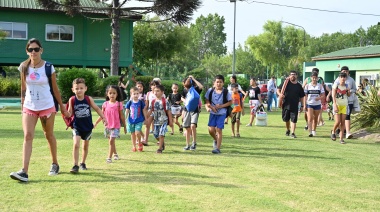 Más de 185 mil estudiantes disfrutan de las "Escuelas Abiertas en Verano" en los 135 distritos de la provincia