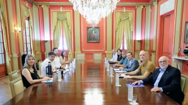 Kicillof recibió junto a Kreplak a representantes nacionales y provinciales del sector farmacéutico