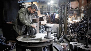 La producción en la industria manufacturera pyme cayó 26,9% en diciembre