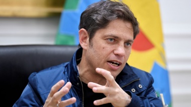 Kicillof señaló que “muchos que se llenaron la boca hablando de la cuestión republicana" ahora quieren delegar sus facultades a Javier Milei
