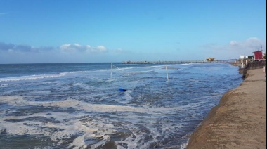 Buscan a un joven que desapareció en Monte Hermoso tras meterse al mar en plena sudestada y a las seis de la mañana