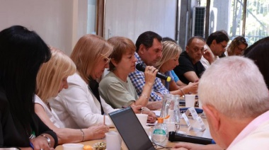 Sin oferta del gobierno bonaerense se estira la definición por el aumento a docentes