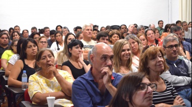 La Facultad de Ingeniería de La Plata fue colmada por padres y madres de alumnos ingresantes
