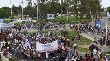 Organizaciones sociales se manifiestan este viernes en La Plata en reclamo de ayuda alimentaria