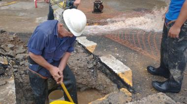 ABSA informó que trabaja "en la reparación de redes de agua en dos sectores" de La Plata