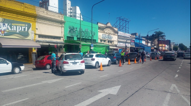 En un nuevo operativo contra el transporte ilegal, agentes comunales de La Plata secuestraron 9 autos