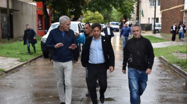 Axel Kicillof y Fabián Cagliardi recorrieron Berisso tras el temporal que azotó el distrito