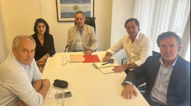 Daniel Scioli convocó a Julio Garro para avanzar con las sociedades anónimas en el fútbol