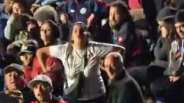 Aplicaron una fuerte sanción a una mujer de San Lorenzo que hizo gestos discriminatorios a hinchas del Palmeiras
