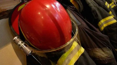 Bomberos voluntarios de La Plata ayudaron a una mujer en el parto de su bebé
