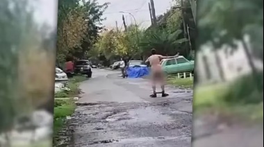 En City Bell detuvieron a un hombre desnudo en la calle, denunciado de secuestrar, golpear y abusar de sus hijos