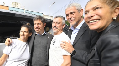 Axel Kicillof y Jorge Ferraresi entregaron 18 viviendas en Avellaneda