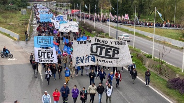 En La Plata cortaron la autopista en el marco de una jornada nacional de lucha de las organizaciones populares
