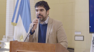 Con la presencia del obispo García Cuerva homenajearon a Carlos Mugica en la legislatura porteña