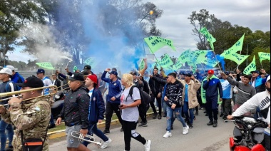 Trabajadores de la Agrupación Blanca y Azul de la UOCRA movilizarán este jueves a YPF