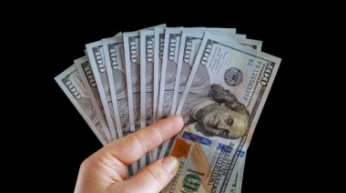 Luego de subir durante cinco días el dólar blue bajó $60