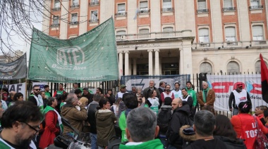 En La Plata se movilizaron contra el cierre del Centro de Referencia del ex Ministerio de Desarrollo Social