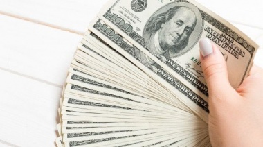 El dólar blue volvió a subir y se ubicó en 1.300 pesos para la compra
